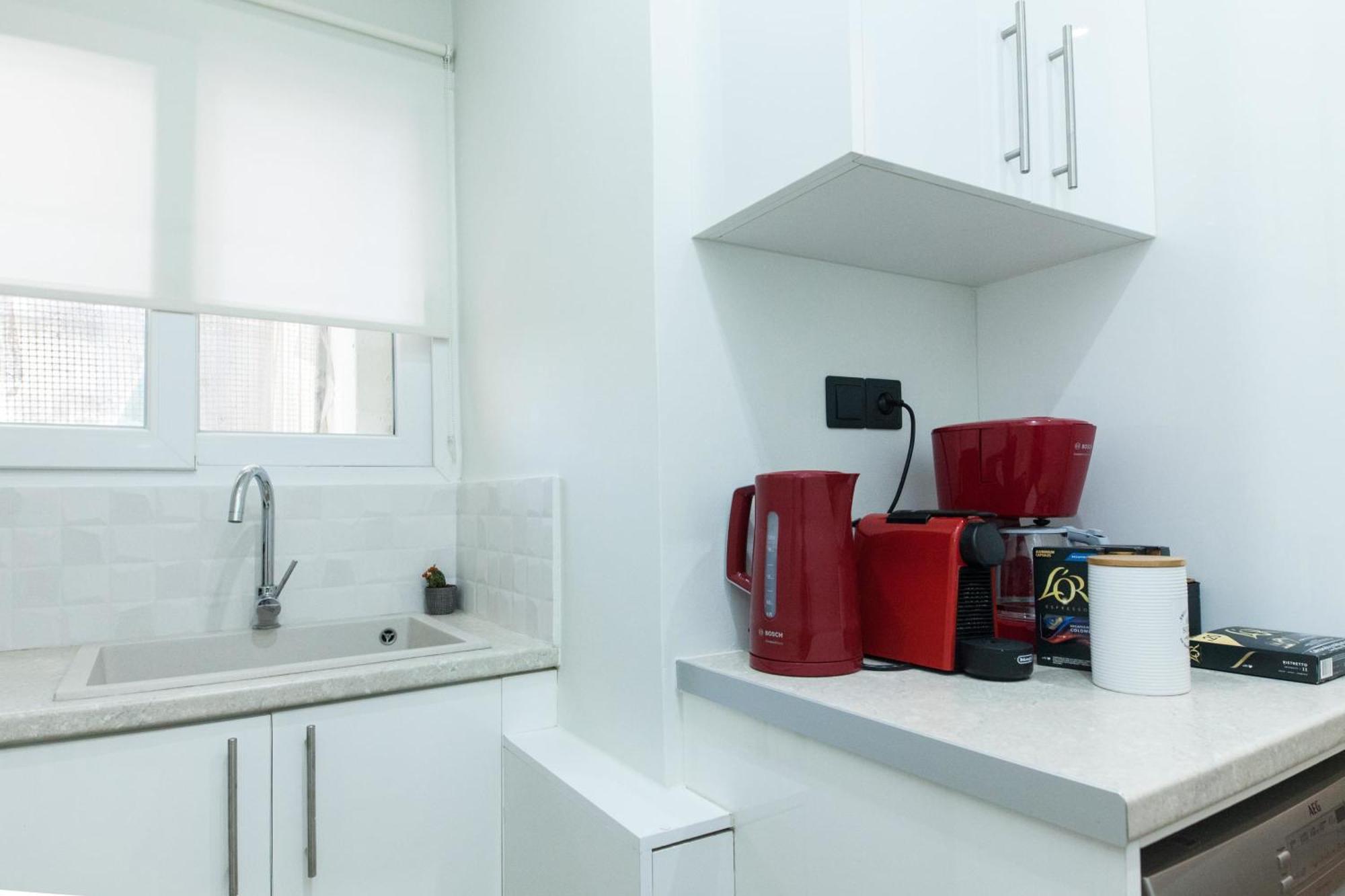 Acropolis View Modern Deluxe Suite With Balcony Атина Екстериор снимка