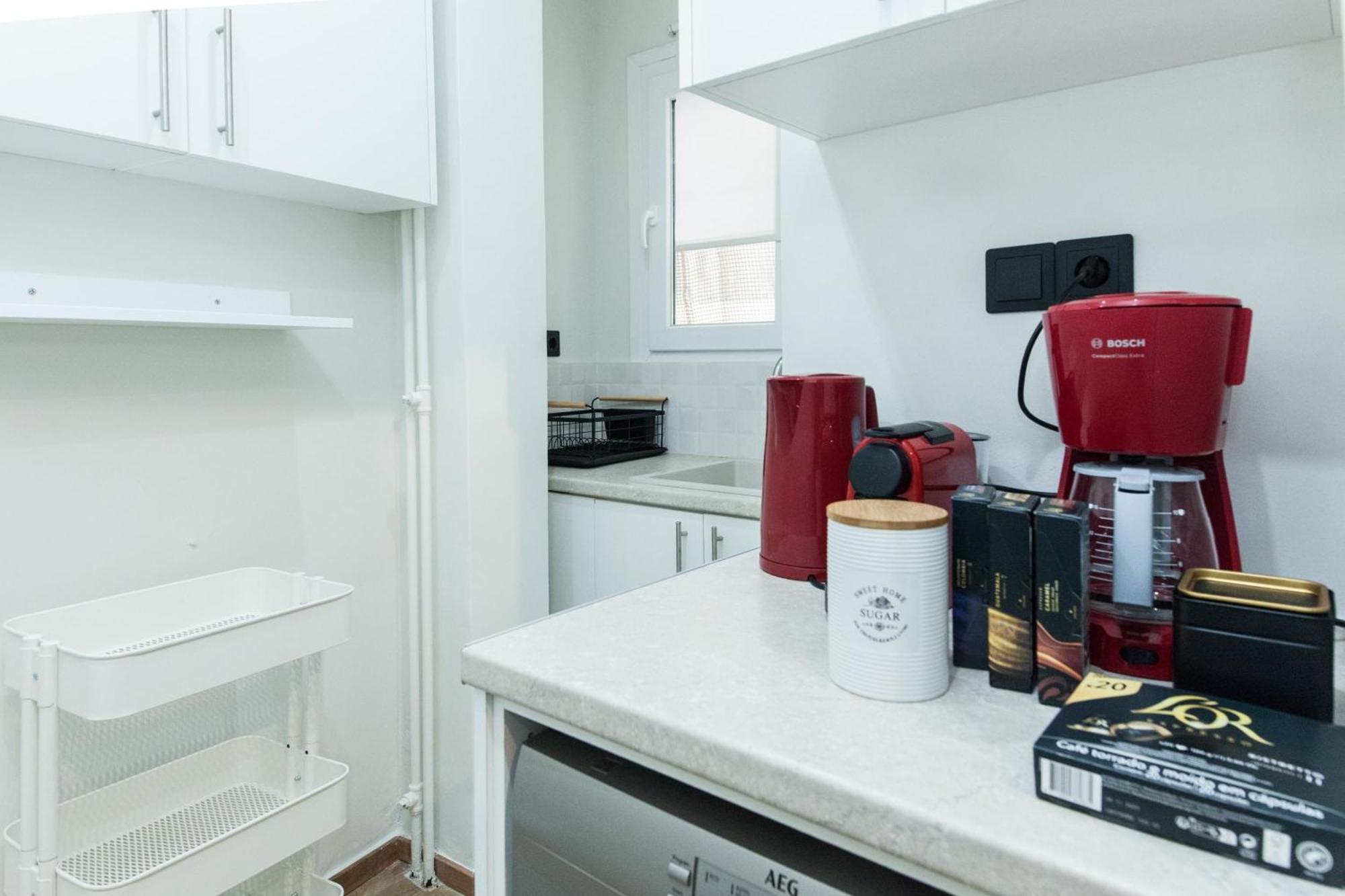 Acropolis View Modern Deluxe Suite With Balcony Атина Екстериор снимка